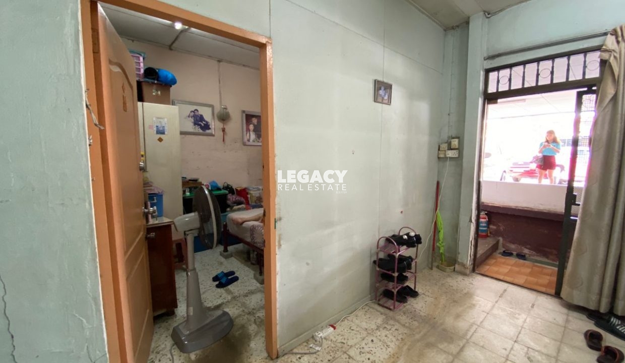 c58805fd-eb9c-461b-9b20-cb7e5efa8775