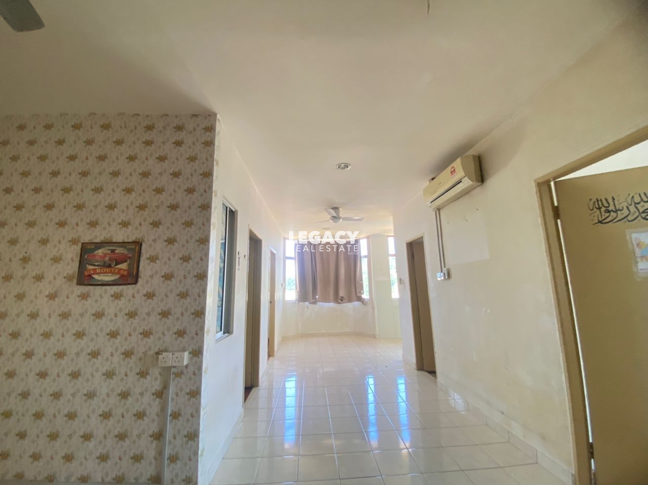 Country Heights Ph2 | 3rd Floor Corner | Partially Furnished