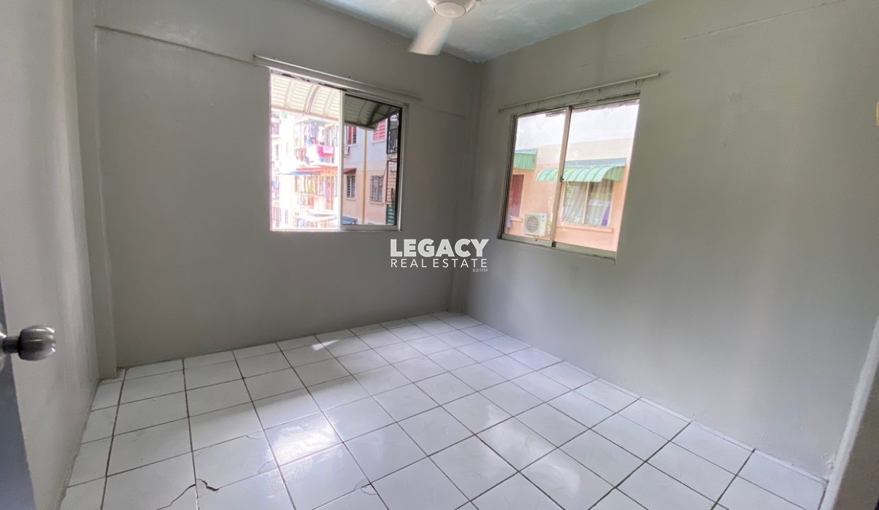 d05e4aab-ddb5-49c5-ac1f-7acd2b32b272