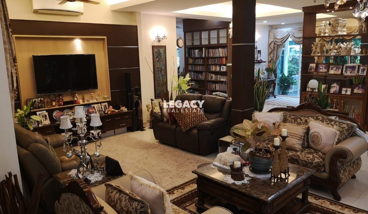 8322b28e-9de2-4d90-9a6e-ac8bb7db36a5