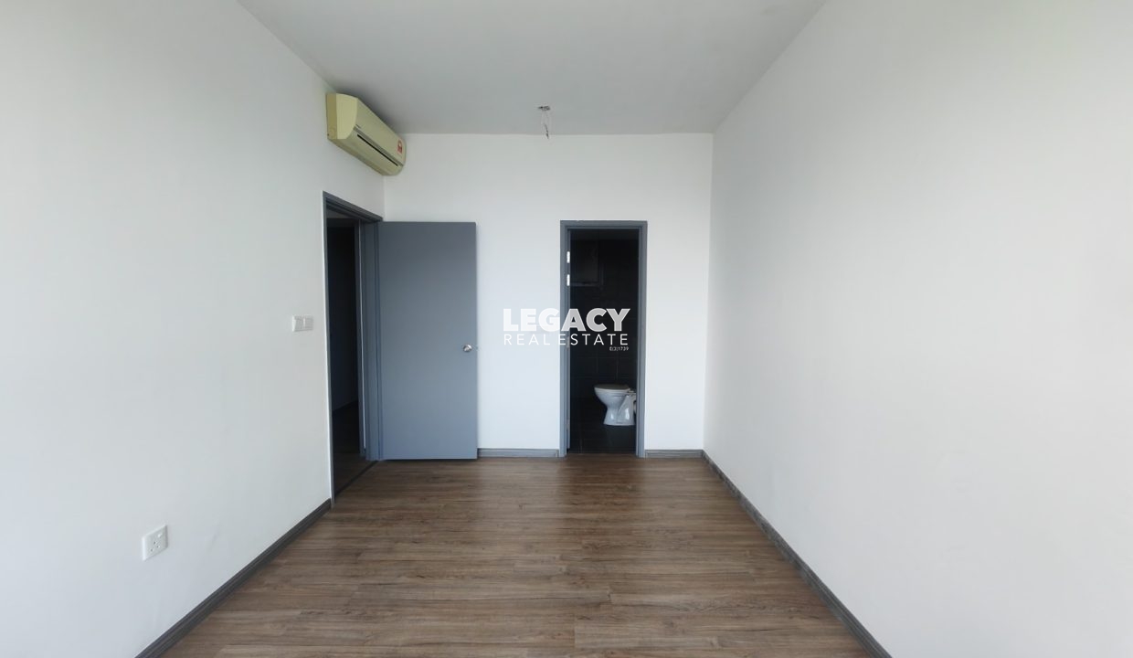 c0069eb3-3bb6-429f-8725-91a02f75f705