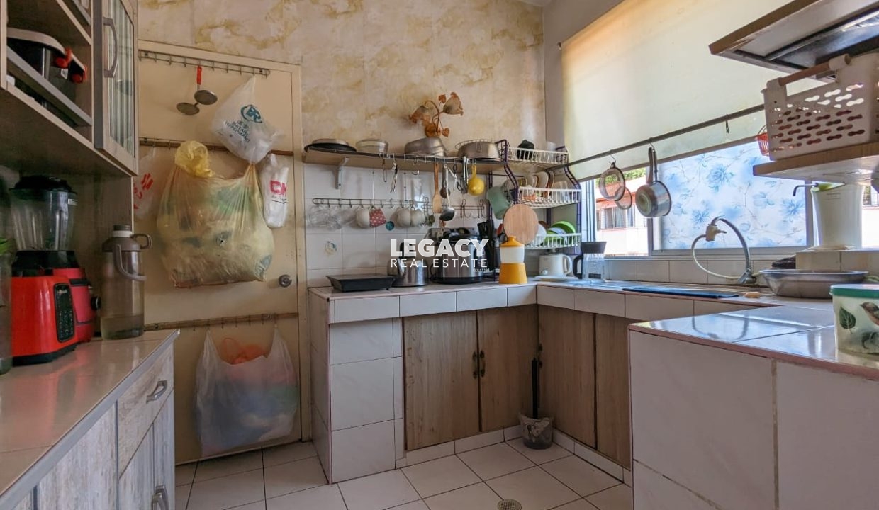 12ec64b0-6757-401c-89d7-7ce7b0198184