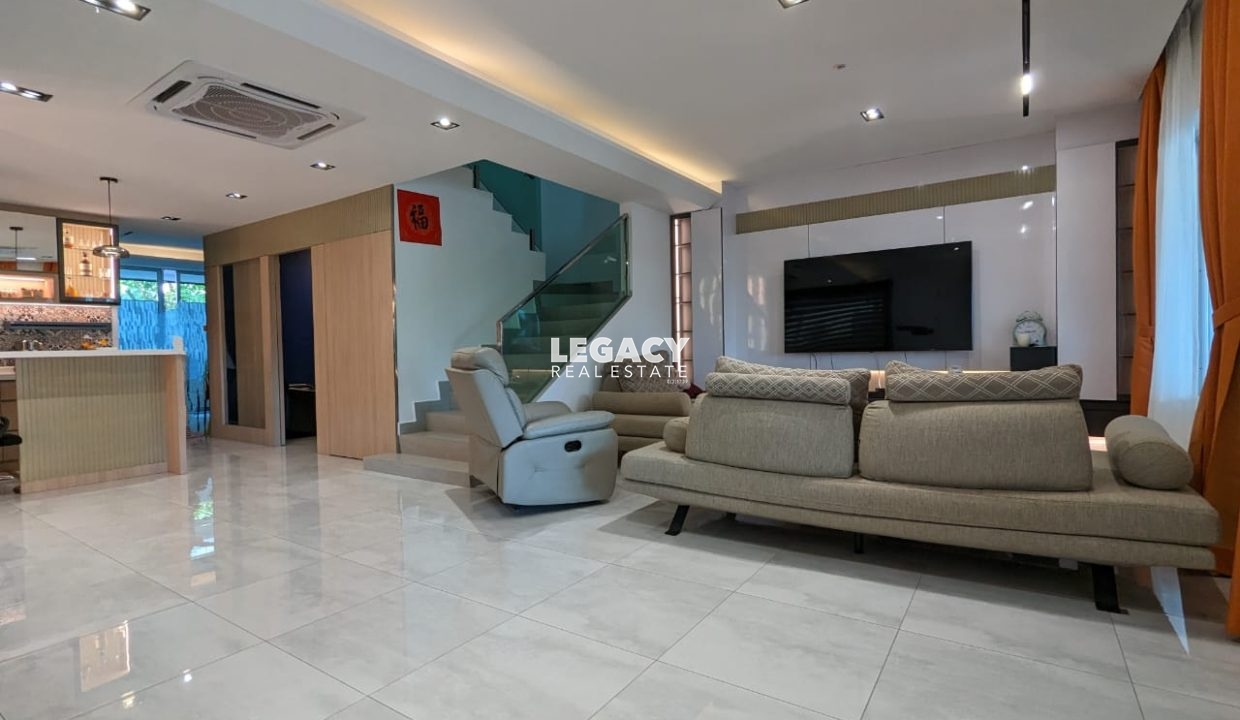 b0b33bec-f56e-4138-b930-6d2b28d23310