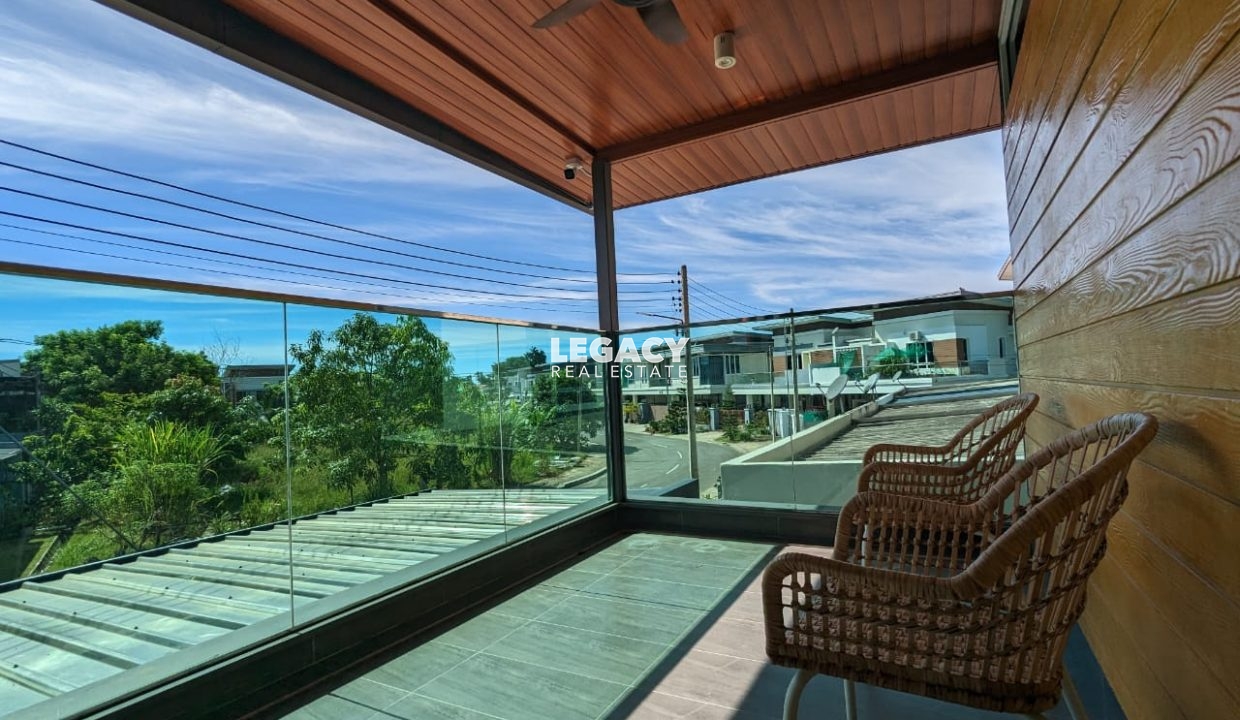 bb7cd84f-06d8-45c3-a3d2-2619d1f73e2d