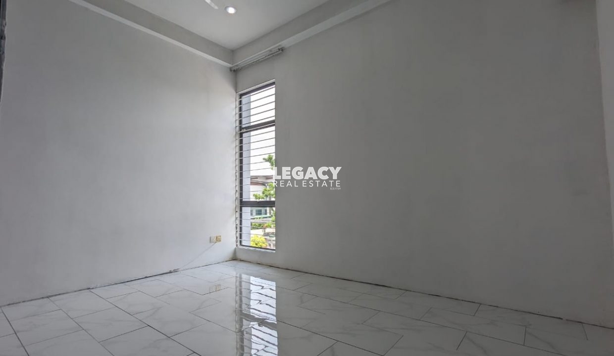 68c17b37-470f-4c54-8bf6-6a03a05f3e07