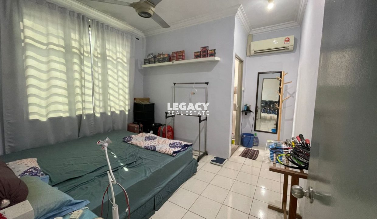 a7a46f7c-27fb-4e95-bb4e-b984a5e44ea9