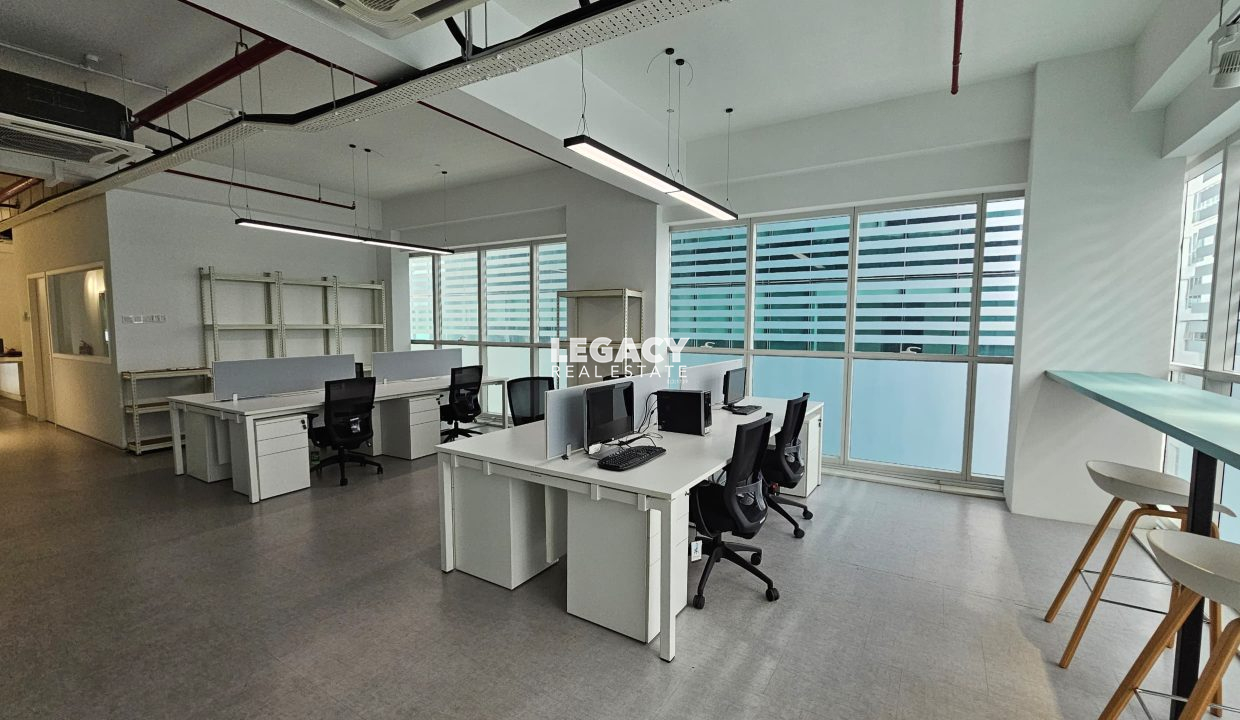 26e63127-b0df-4978-9582-2ebaeb2f718c