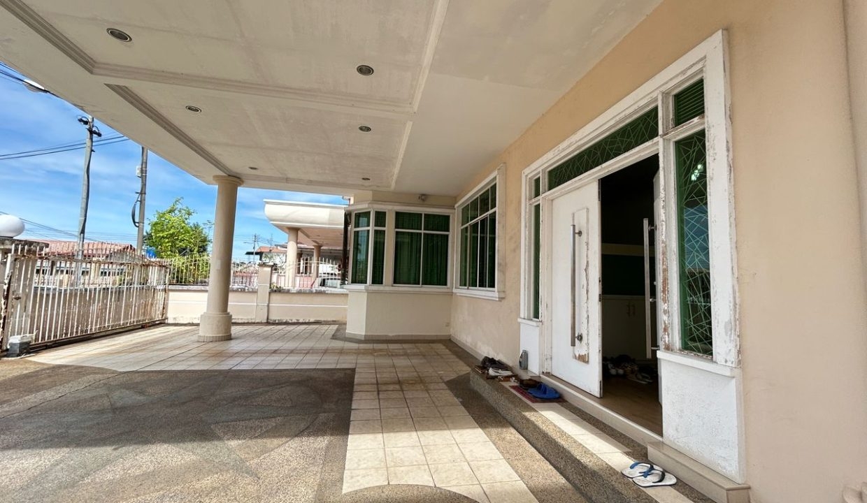 7b4dfecb-778c-4f3d-b1bf-a1a8814ea4e8