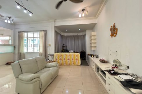 d14c05dd-8f23-43b9-8d22-afc9941526bf