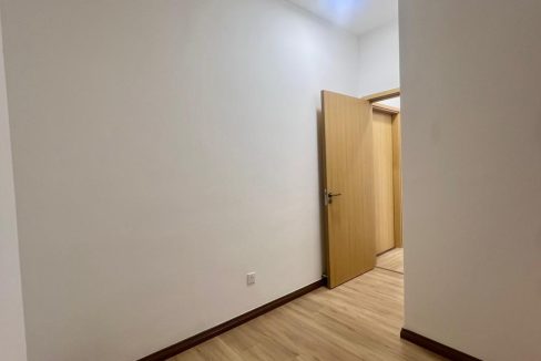 77280581-56f6-40e8-b895-7806a27eff8c