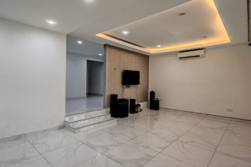 2df6981d-393e-4c1b-87f8-275e886731c3