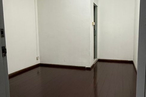 a07d920f-1cf5-44df-9439-387bfa095b95