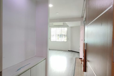 afbddc5e-d95a-44dd-b3a0-fa7daae458a4