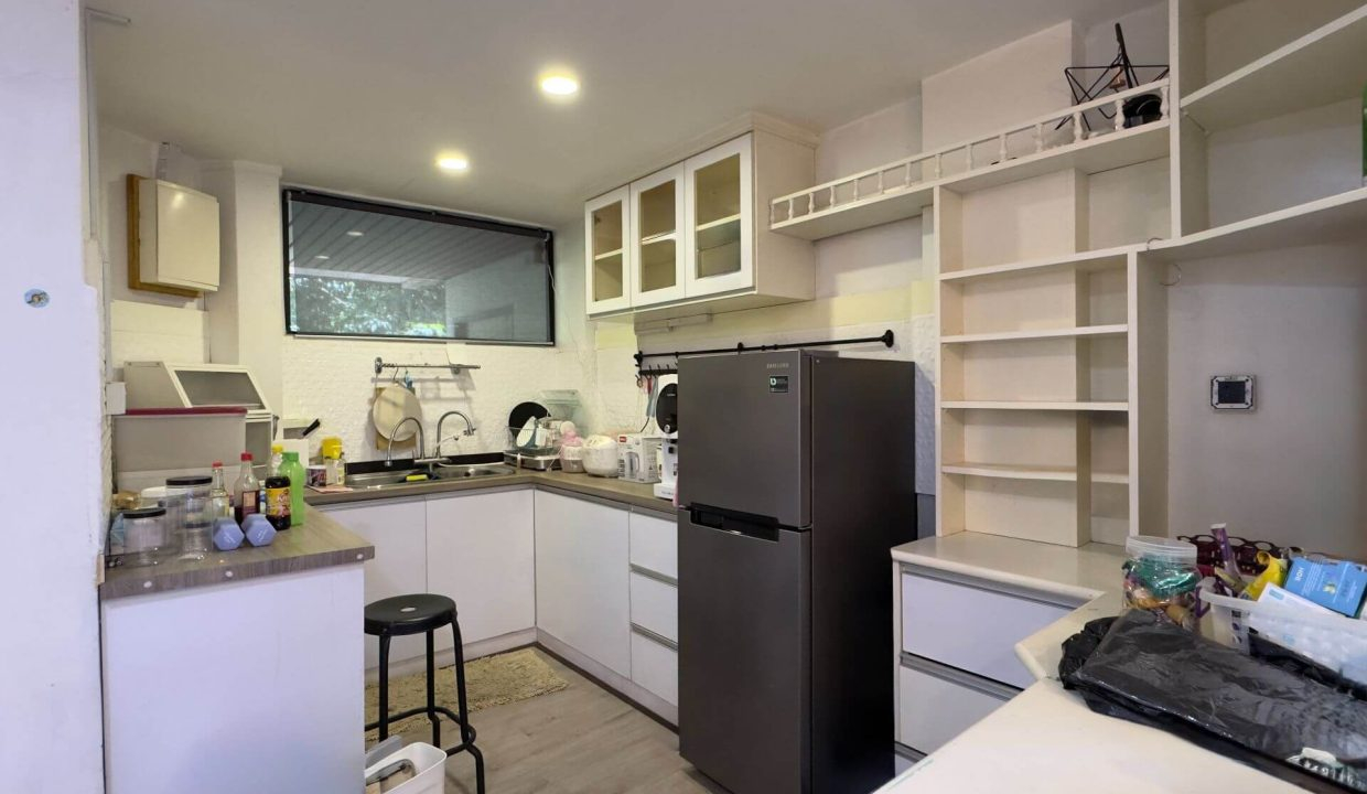 Lucky Heights - Yeoh