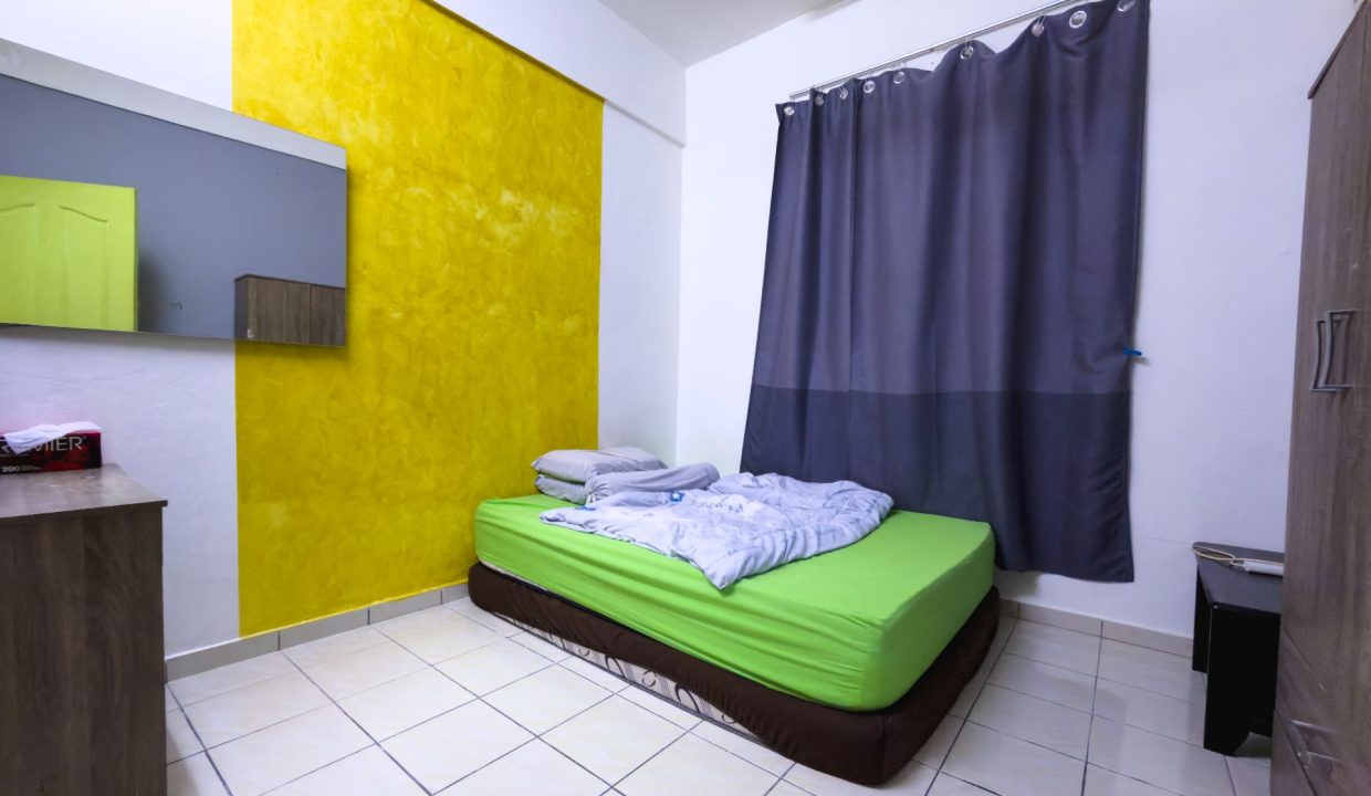 Taman Suria Shoplot Apartment - Yeoh