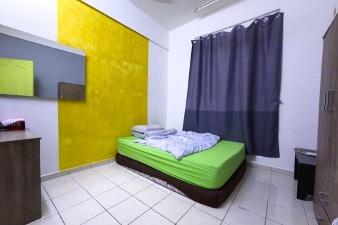 Taman Suria Shoplot Apartment - Yeoh