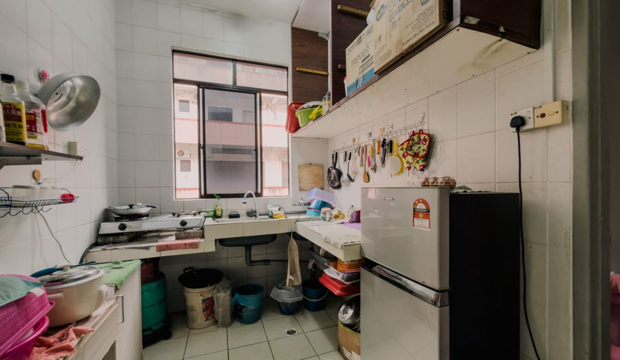 Taman Suria Shoplot Apartment - Yeoh