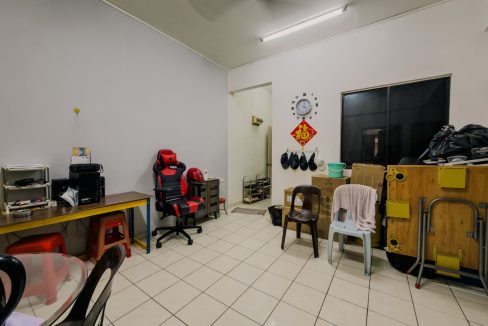Taman Suria Shoplot Apartment - Yeoh
