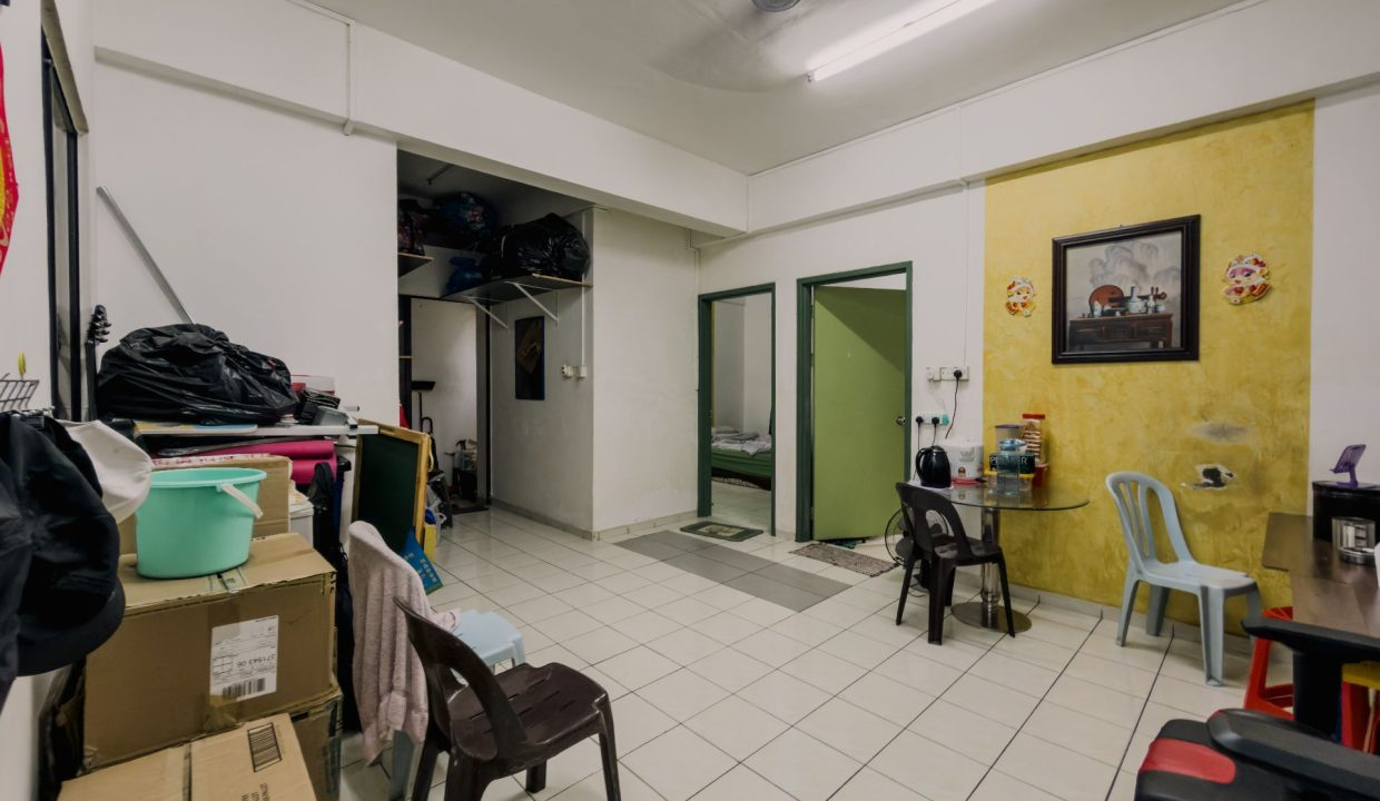Taman Suria Shoplot Apartment - Yeoh