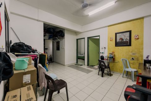 Taman Suria Shoplot Apartment - Yeoh