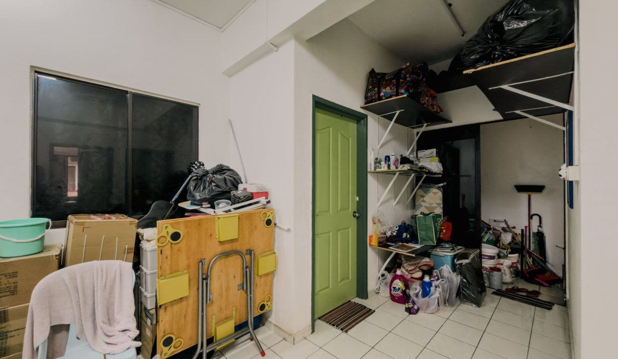 Taman Suria Shoplot Apartment - Yeoh
