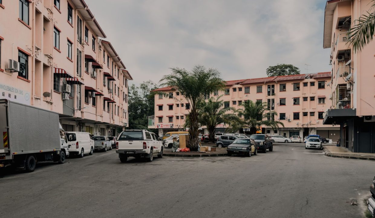 Taman Suria Shoplot Apartment - Yeoh