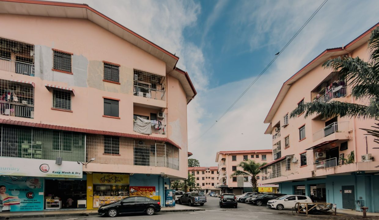 Taman Suria Shoplot Apartment - Yeoh