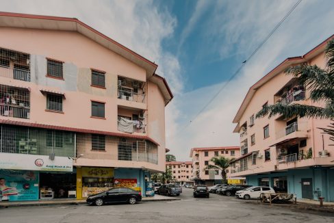 Taman Suria Shoplot Apartment - Yeoh