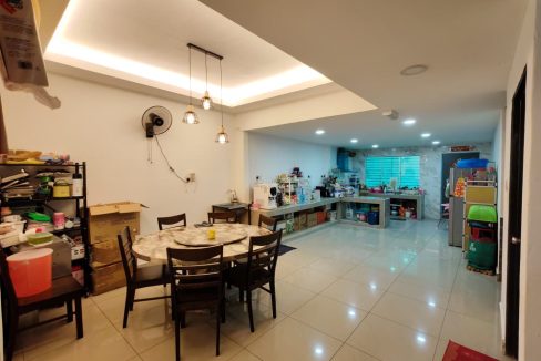 b8a76743-a669-426c-a638-73c01e6e2a48