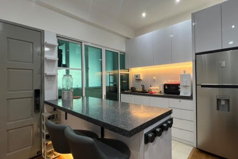 0a1dd050-f32a-4696-a669-70b7e6ce27c3