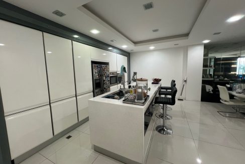 143d67d9-2e0e-43eb-8aa0-d412c3ea1619