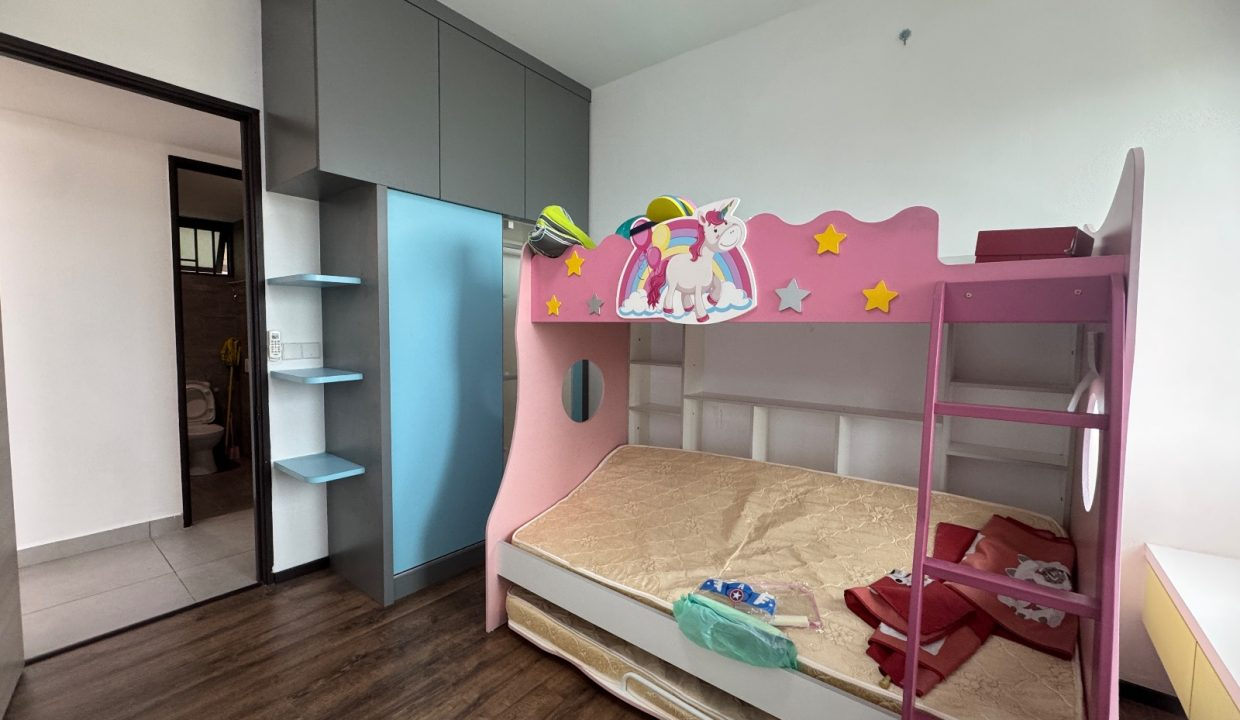 c3352e58-5183-4ca5-8070-3bf85e990fb7