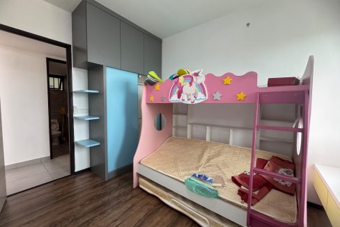 c3352e58-5183-4ca5-8070-3bf85e990fb7