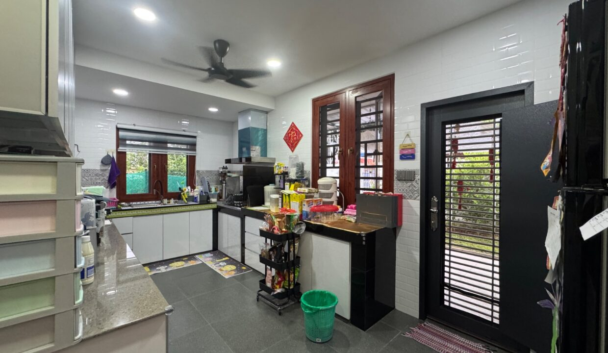 1f803525-ecb4-4726-a745-c69cbe2c6597