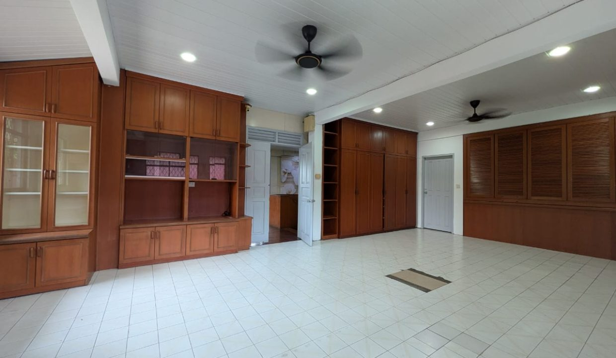 845bdb33-9c56-448e-9986-53bd878a0d19