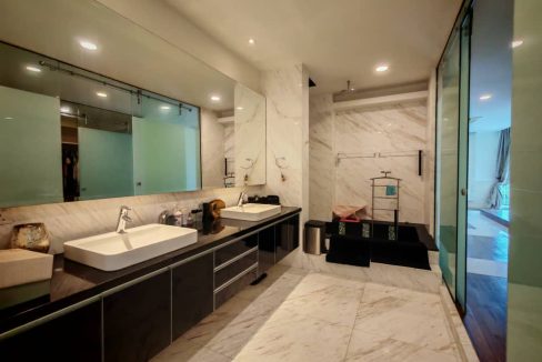 984665b5-1071-4fe0-8ad4-48e53a095914