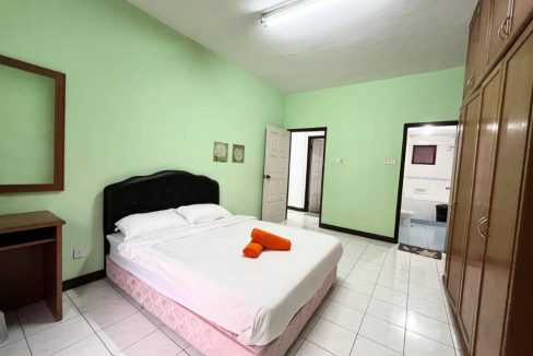 a8118167-31fc-477c-838e-6bf94c2fccd3