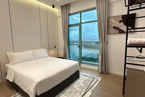 1b69b474-5b9e-4d84-aba1-ff1c40567fb0