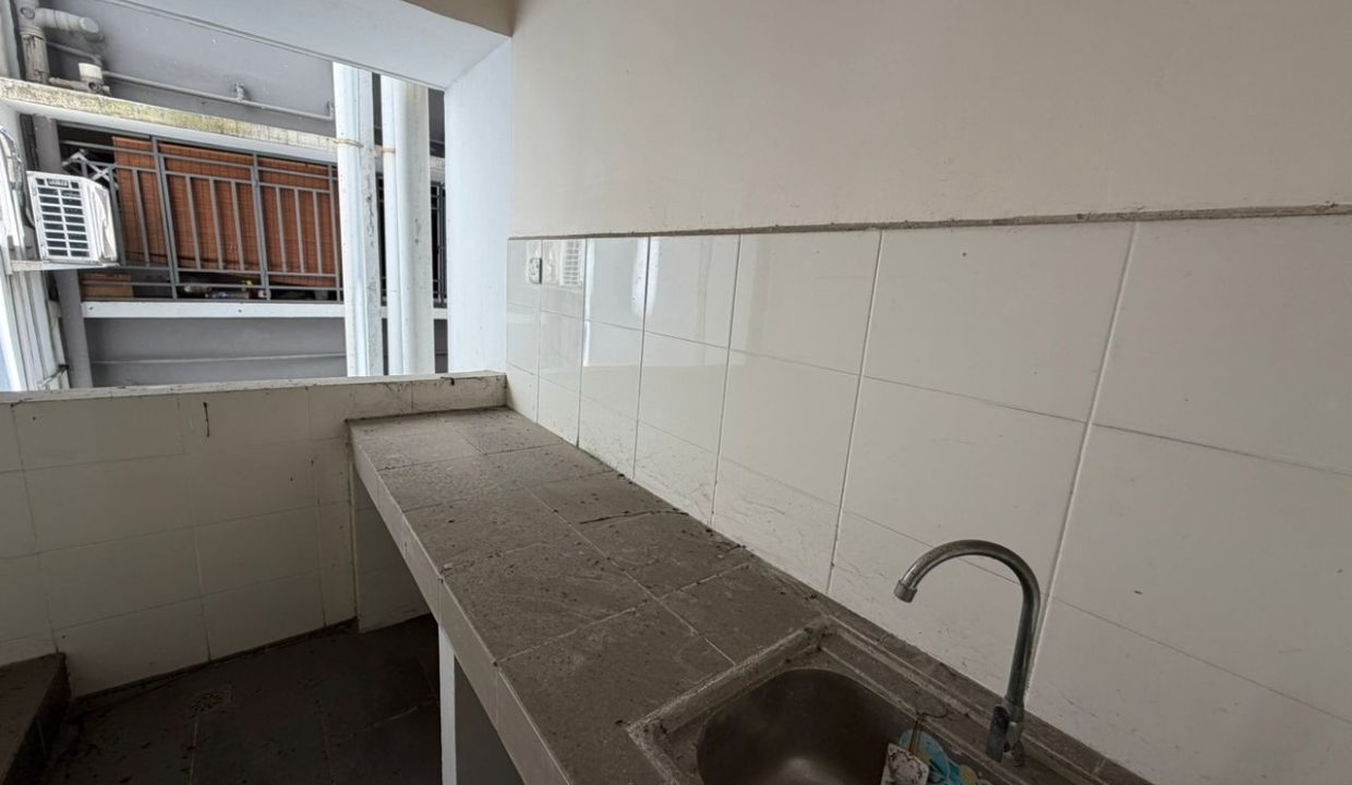 28009550-c068-4361-a5f5-858f695949fc