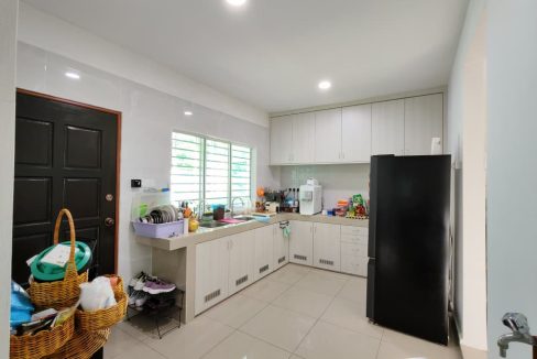 61f9c749-548a-494f-b18d-3bd08230c141