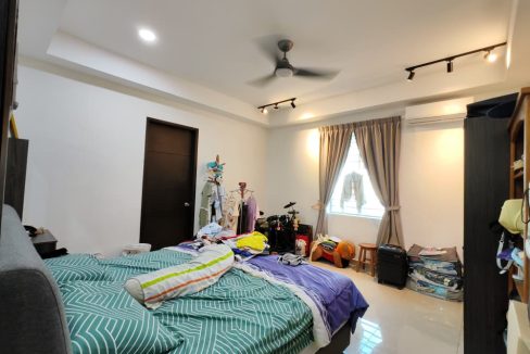 aaa34f35-d0a3-4d04-8aea-1adadb147262