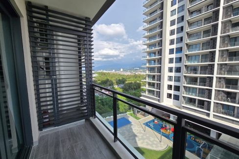 b298b724-68b1-40bb-b39e-9ea16c58cef2