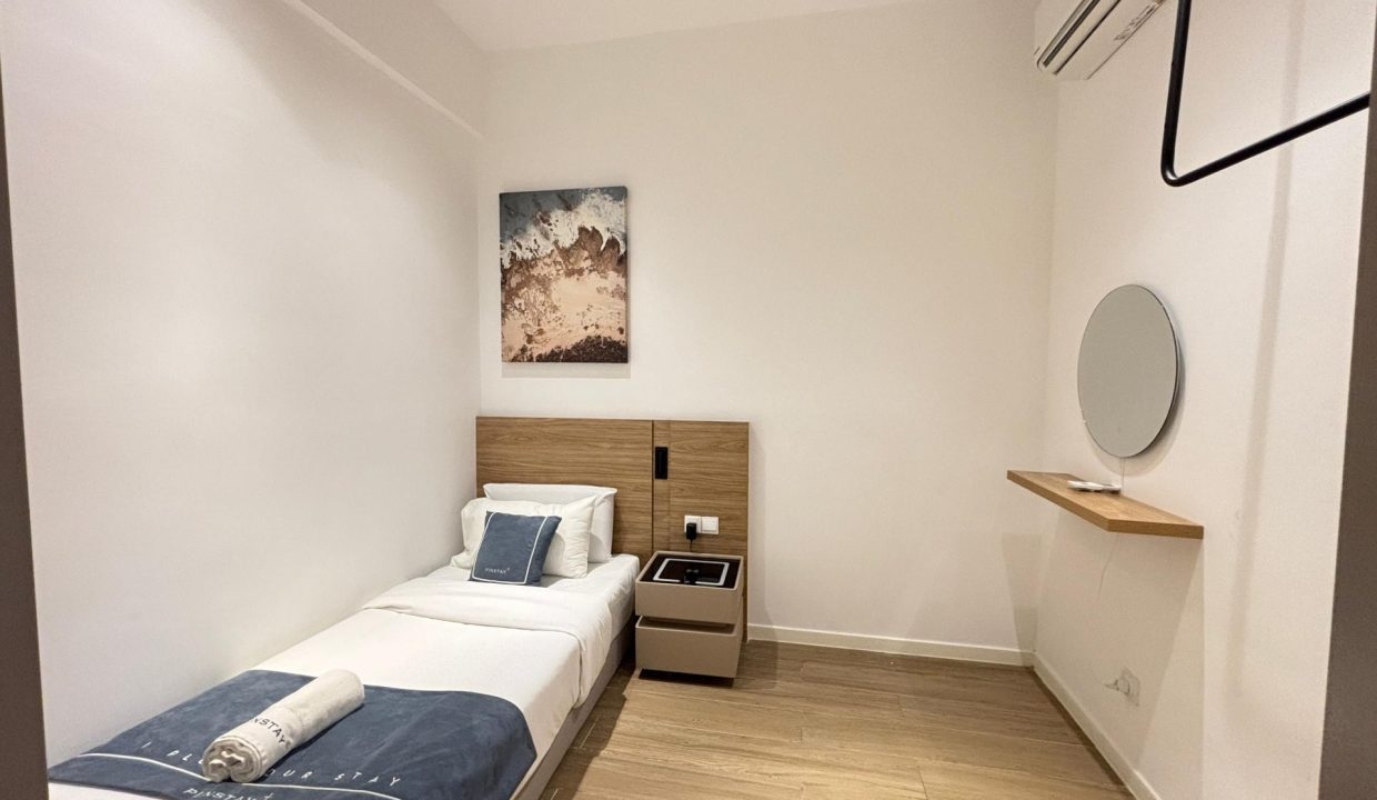 b6d747c3-1c25-4b55-a821-182687f0d308