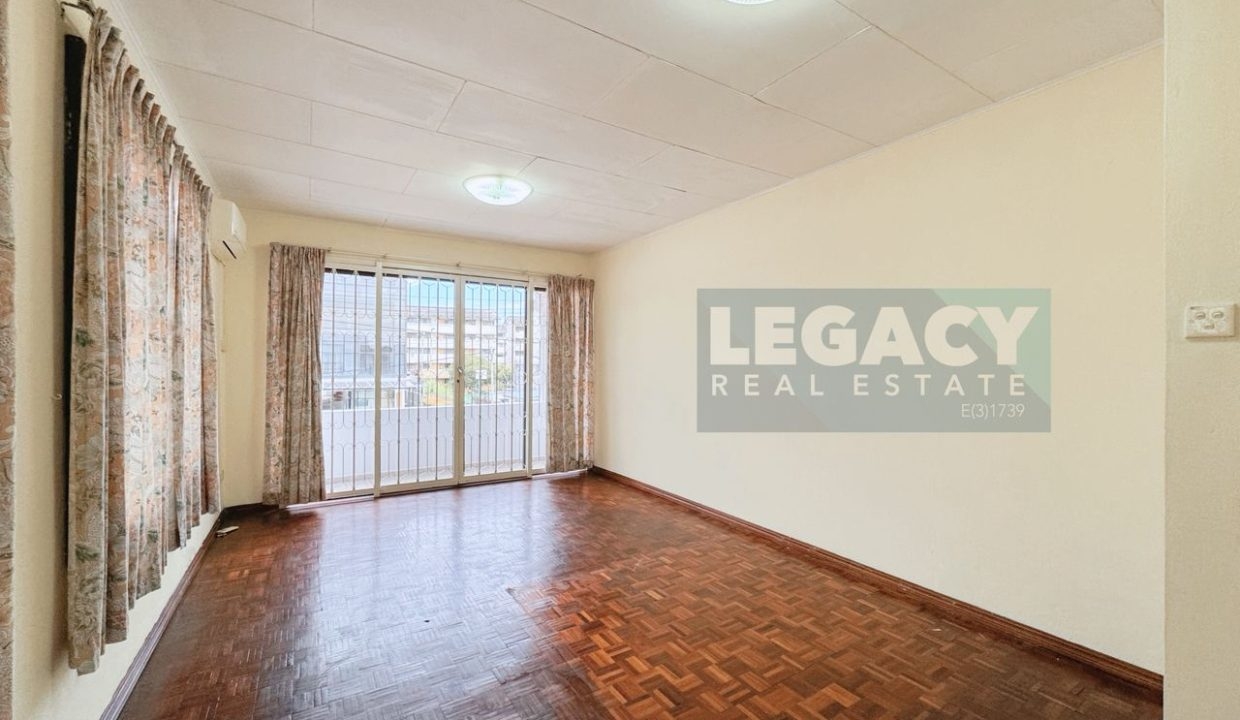 1ff56297-37d8-4394-bbf3-ff34cf22e179