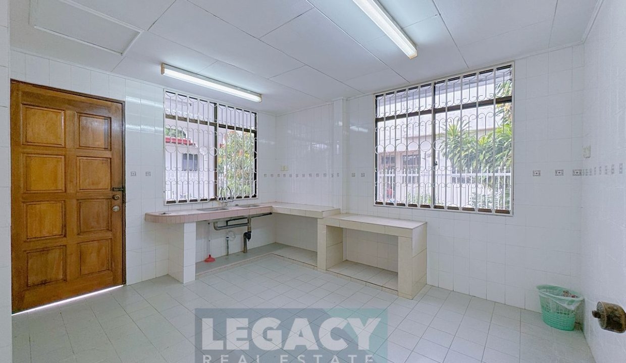 2d8ec947-005e-4ccd-bd18-d715ab79d2d4