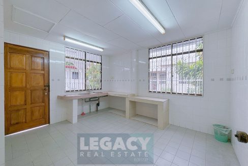 2d8ec947-005e-4ccd-bd18-d715ab79d2d4