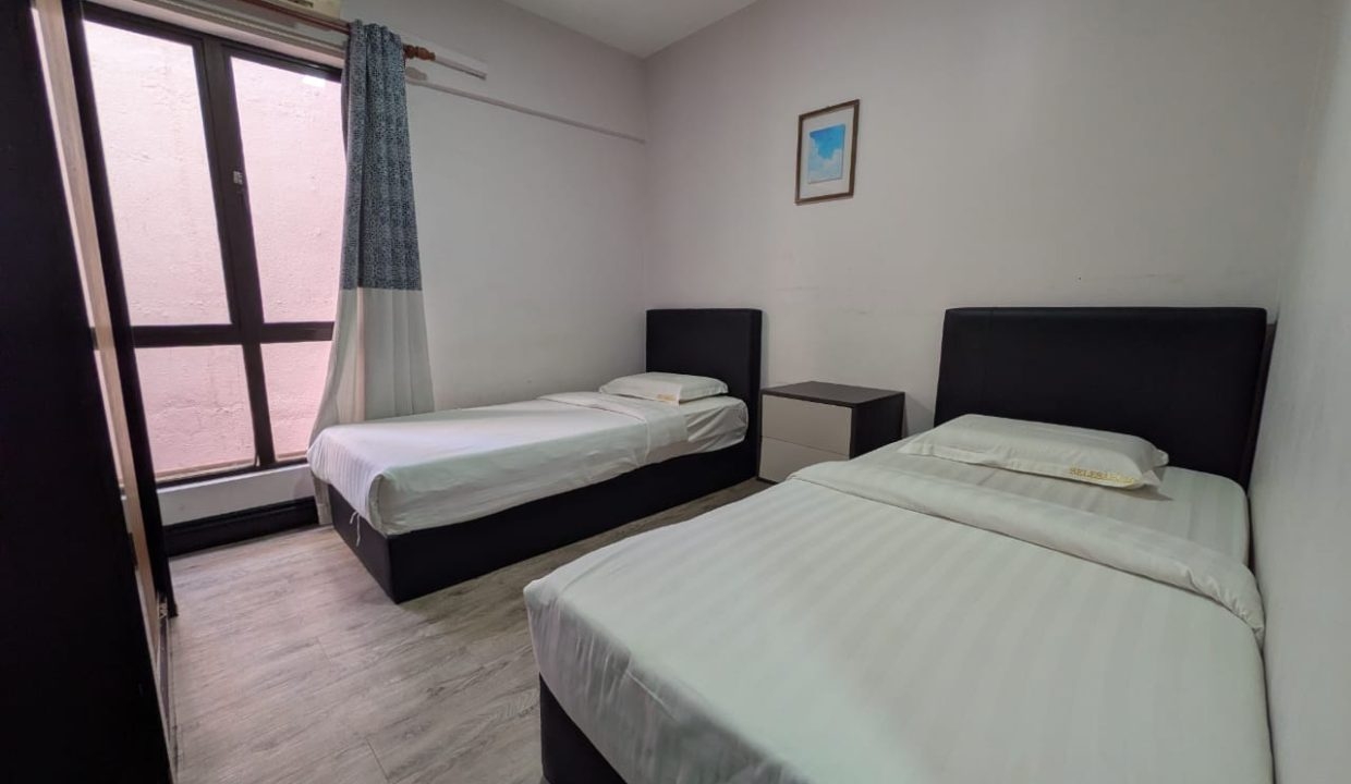 33123580-1834-452b-9e56-c7df5746cbf9