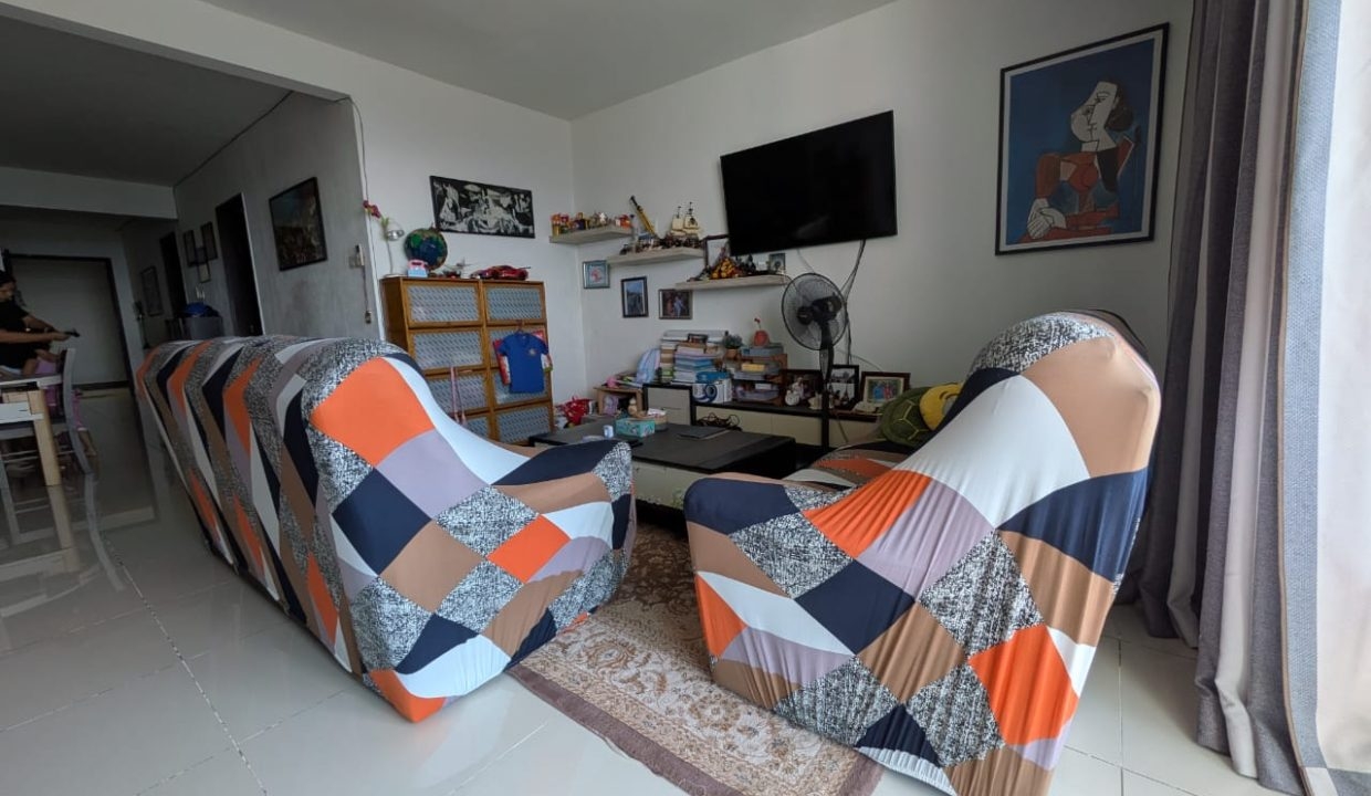 5d012ef8-c5af-4691-a5d8-f3dddcdd221a