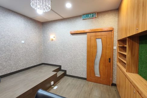 7858ea5e-907c-43c4-a0c0-457903c4281c