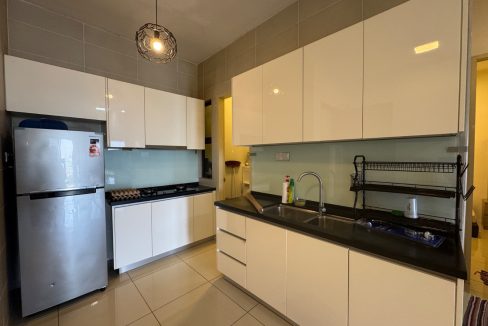 b4946f34-d416-4b08-8548-cfe139303d6d